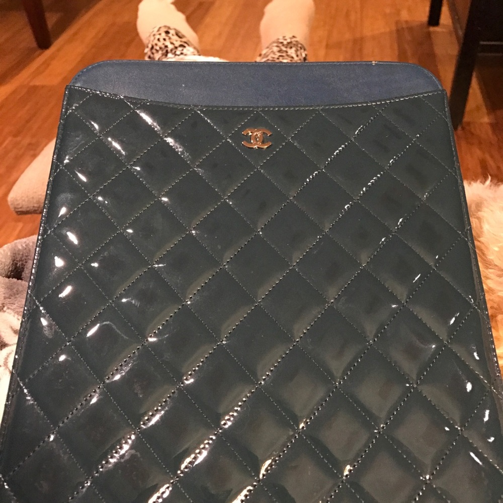 ❗️sale❗️Chanel iPad cover case